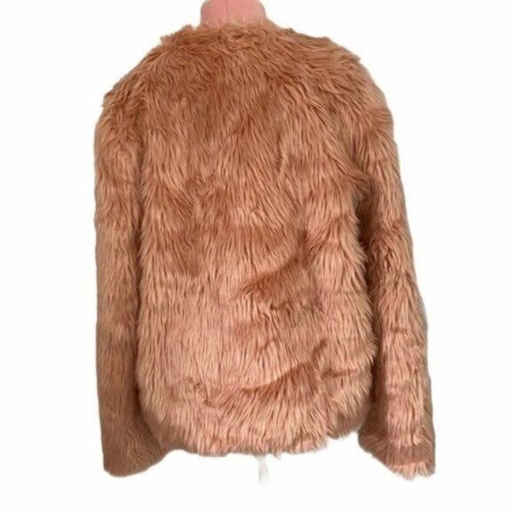 Chelsea28 Faux Fur Jacket in Pink Size Medium NWT - Picture 10 of 13